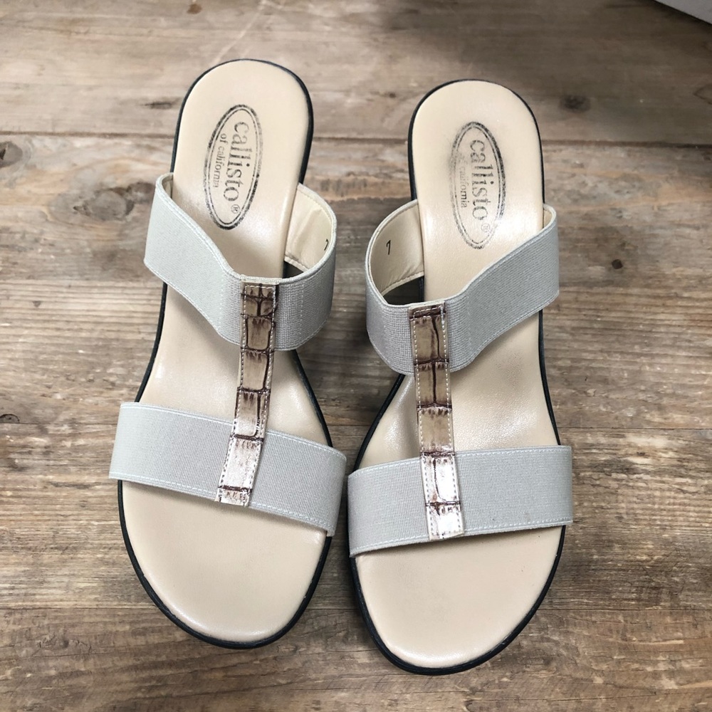 Callisto Women's Wedges in Cream and Tan